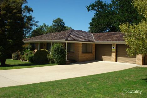 3 Amos Ave, Blayney, NSW 2799