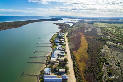 Property photo of 29 Goolwa Channel Drive Hindmarsh Island SA 5214