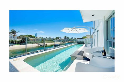 13 Carmel Ct, Broadbeach Waters, QLD 4218