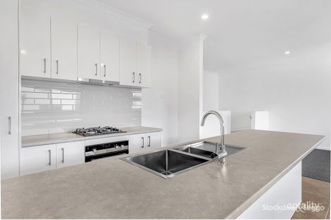 Property photo of 29/14 Outlook Way Sunbury VIC 3429