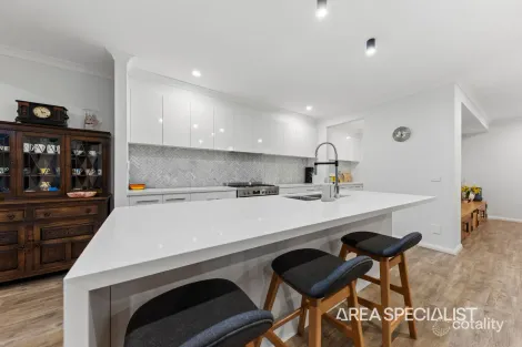 Property photo of 7 Bernard Court Drouin VIC 3818