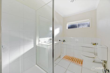 Property photo of 28 Lucia Crescent Mount Clear VIC 3350