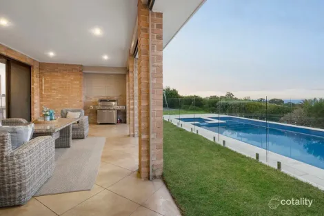 Property photo of 11 Hull Road Mount Martha VIC 3934