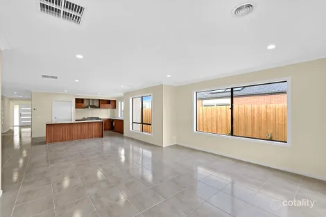 Property photo of 12 Singleton Circuit Armstrong Creek VIC 3217