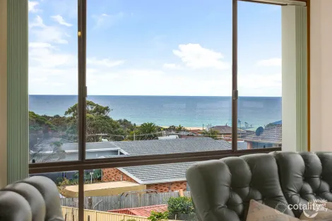 Property photo of 28 Hillside Crescent Kianga NSW 2546