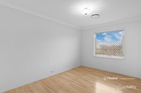 Property photo of 8 Jade Close Robertson QLD 4109