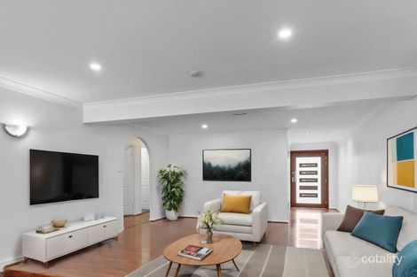 Property photo of 8 Bowerbird Crescent St Clair NSW 2759