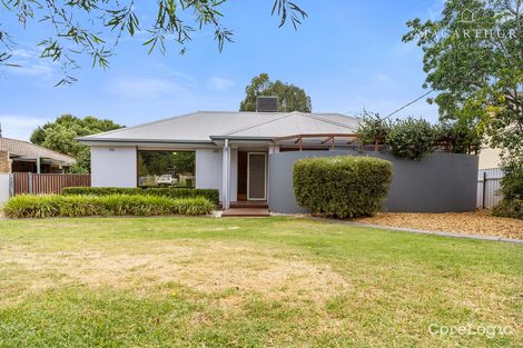 Property photo of 7 Cutler Avenue Kooringal NSW 2650