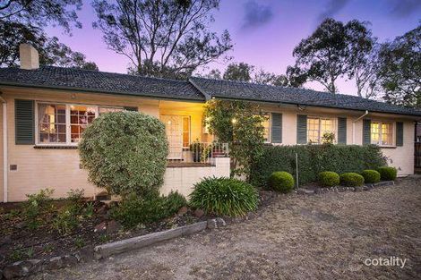 25 Meadow Cres, Montmorency, VIC 3094