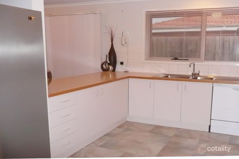 Property photo of 4 Riverglen Drive Werribee VIC 3030