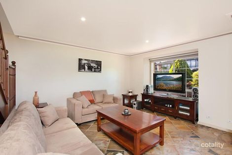 Property photo of 16 Tom Roberts Crescent Yallambie VIC 3085