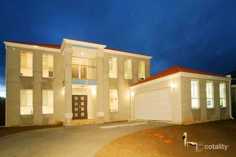 Property photo of 4 Trindall Place Taylors Lakes VIC 3038