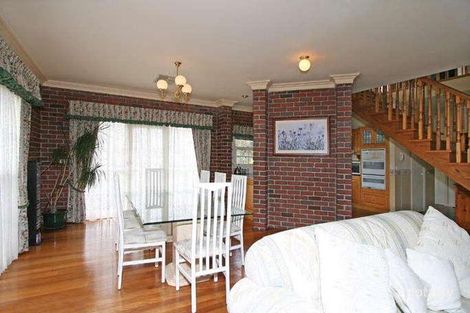 Property photo of 4 Manhattan Court Greenvale VIC 3059
