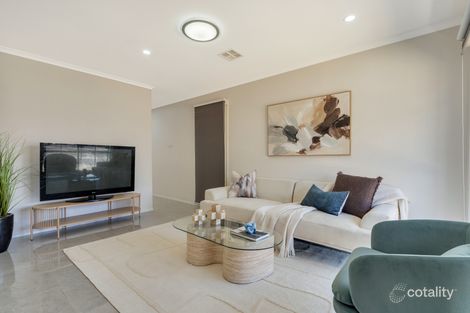 Property photo of 1 Harwood Place Roxburgh Park VIC 3064