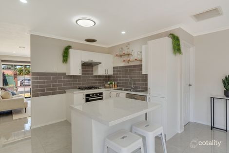 Property photo of 1 Harwood Place Roxburgh Park VIC 3064