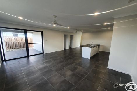 Property photo of 18 Edge Court Manoora QLD 4870