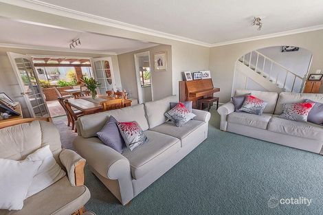 Property photo of 2 Taronga Drive Cowra NSW 2794