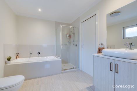Property photo of 12/3 Gourlay Road Hillside VIC 3037