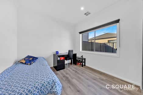 Property photo of 32 Rialto Circuit Craigieburn VIC 3064