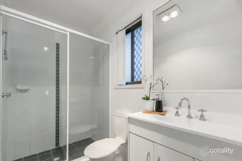 Property photo of 34 Wirra Circuit Wynnum West QLD 4178