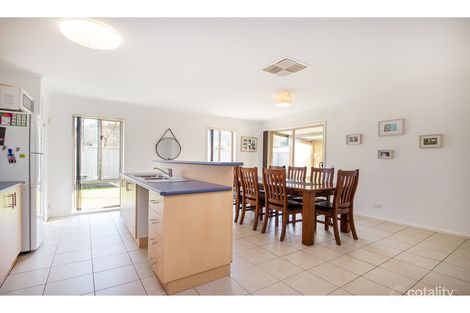 Property photo of 1/17 Kurrajong Crescent West Albury NSW 2640