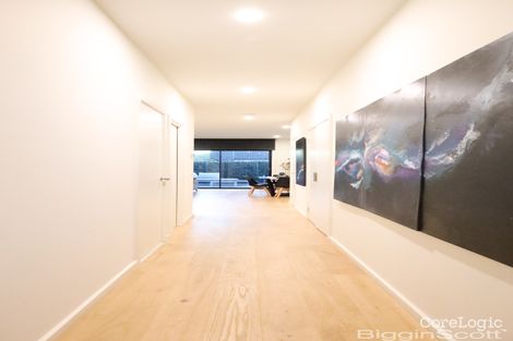 Property photo of 17 Aldea Crescent Avondale Heights VIC 3034