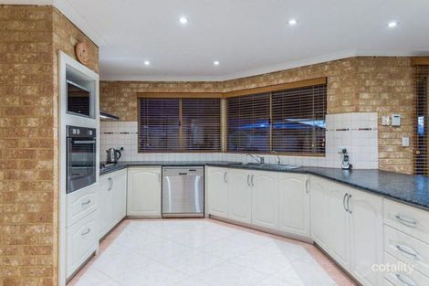 Property photo of 25 Whitecliffe Square Iluka WA 6028