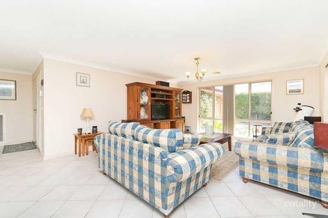 Property photo of 35 Poplar Crescent Jerrabomberra NSW 2619