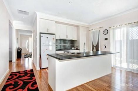 Property photo of 5 Lion Chase Craigieburn VIC 3064