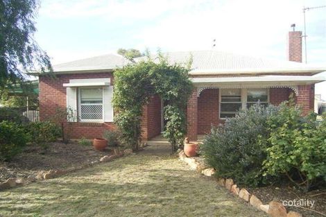 10 Hall St, Cummins, SA 5631