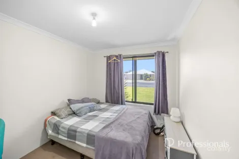Property photo of 140 Braidwood Drive Australind WA 6233
