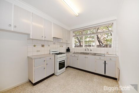 Property photo of 2/15 Royal Avenue Glen Huntly VIC 3163