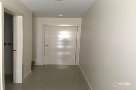 Property photo of 16/1 Brunswick Crescent Craigieburn VIC 3064
