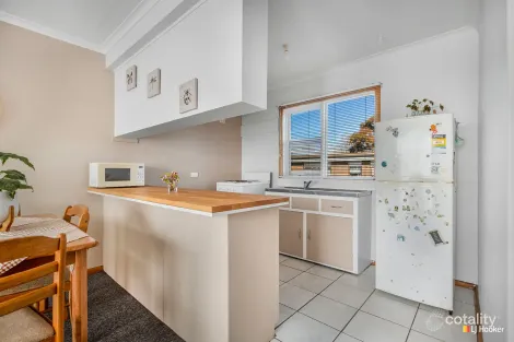 Property photo of 2/18 West Jenner Street Wynyard TAS 7325