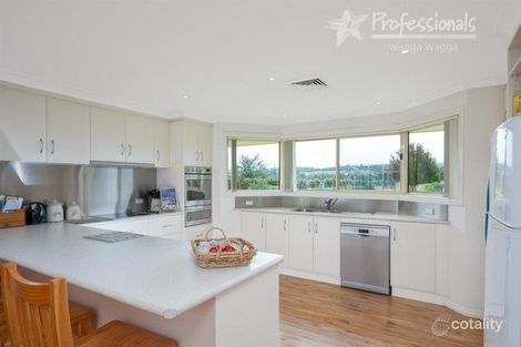 Property photo of 9 Ironbark Place Springvale NSW 2650