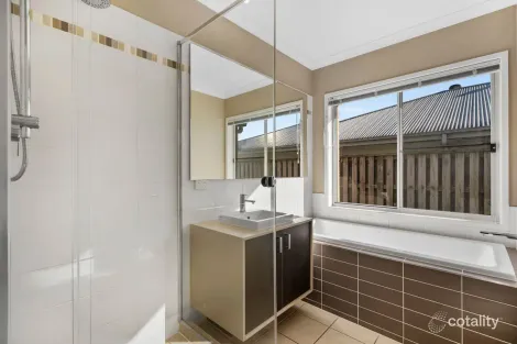 Property photo of 41 Ellenborough Avenue Ormeau Hills QLD 4208