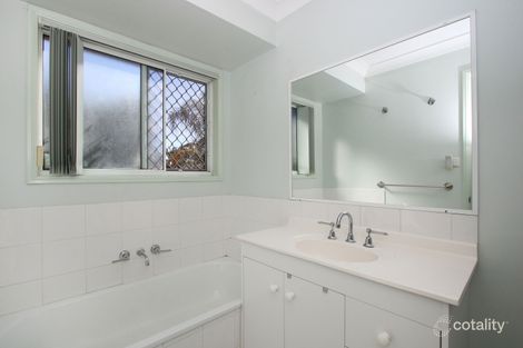 Property photo of 19 Honeysuckle Place Forest Lake QLD 4078