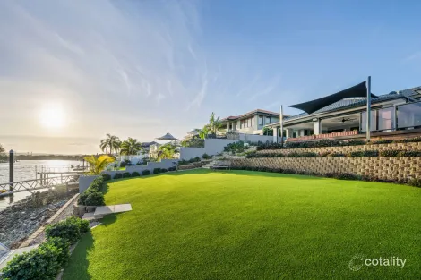 16 CABANA BVD, BENOWA, QLD 4217