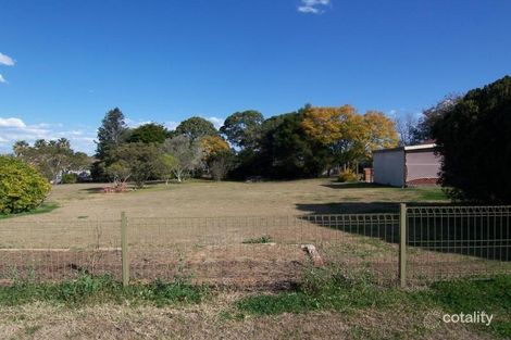 32 Queen St, Walloon, QLD 4306