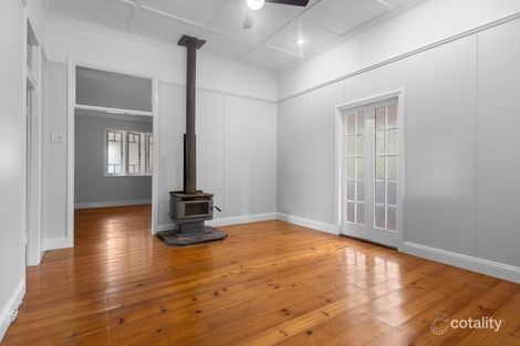 Property photo of 11 Mary Street Mount Lofty QLD 4350