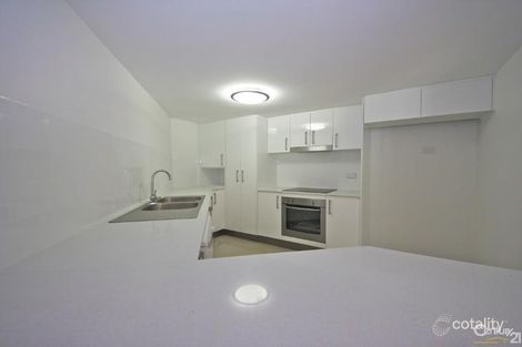 Property photo of 11 Hooker Boulevard Broadbeach Waters QLD 4218
