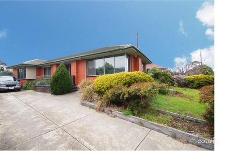 30 Corinella Cres, Dallas, VIC 3047