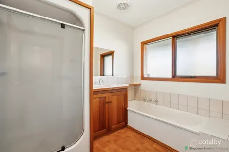 Property photo of 27 Balmoral Street Kialla VIC 3631