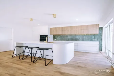 Property photo of 2/5 Adams Avenue Miami QLD 4220