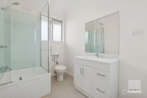 Property photo of 1/20 Strathmore Crescent Hoppers Crossing VIC 3029