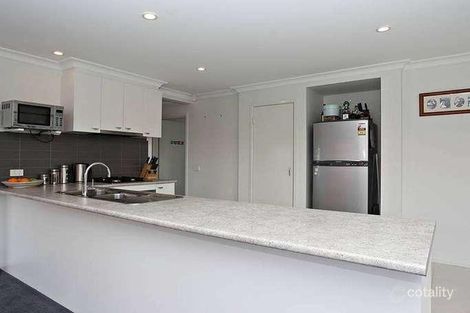 Property photo of 17 Gunyong Crescent Manor Lakes VIC 3024