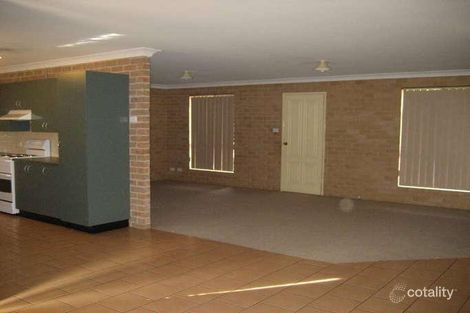Property photo of 20 Pineview Circuit Young NSW 2594