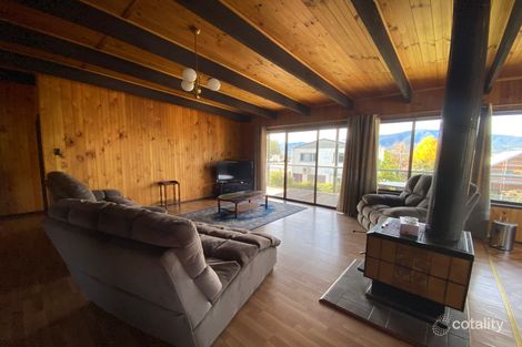 Property photo of 17 Baker Street Tawonga South VIC 3698