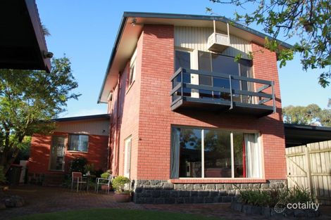 17 Commercial Rd, Ferntree Gully, VIC 3156