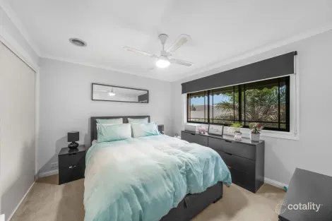 Property photo of 17 Karinya Close Werribee VIC 3030